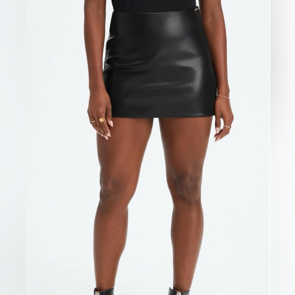 Fabletics Vegan Leather high waisted mini skirt